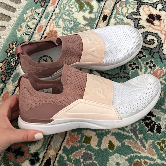 APL women’s shoes - Picture 5 of 5